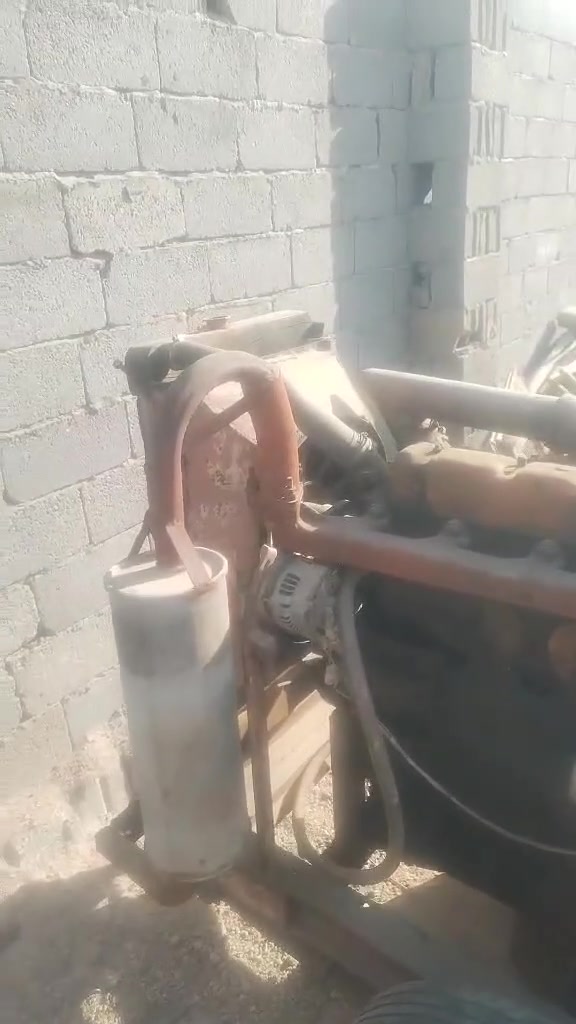 مولد عنتر ٣٥ كيفي بيع مستعجل شغاله بيه نضيحات أو بيه خيط بخار السعر ب ١٣ ورقه جوه السوك الشراي يتصل ***********
