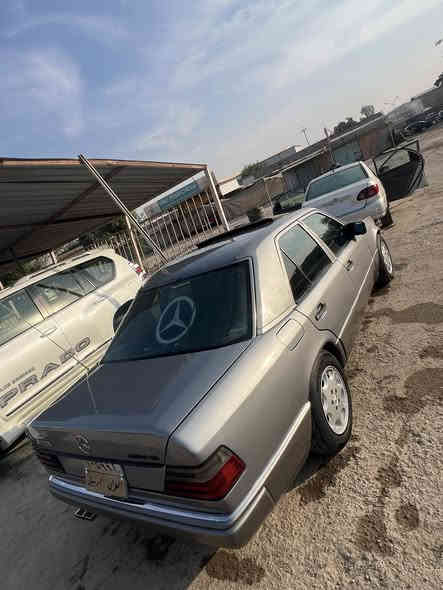 السلام عليكم 
مرسيدس بيبي E320 موديل 1993 اصل محرك 320 خراطيم 
بلادي كير ومحرك وأكسل شرط رقم أربيل تحويل مباشر 
صدر امامي خلفي شرط قواعد دبلات بلاديه 
كهربائيات كلها شغاله سلايت أريل كهربائي دبل مروحه 
صبغ عام جماليه بدون حادث و خياس 
السياره جاهزه وحلى من الصور 
مكاني سامراء السعر 70 بيها مجال 
***********
