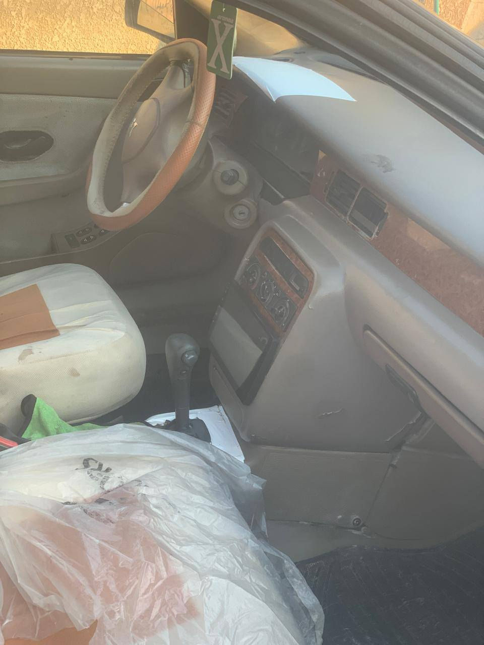 السلام عليكم سمند 2012
سياره خير من الله تخم تايرات باتري جديد حداديه كامله كير و محرك كورلا 1600 مصفره هيه و غرامات رقم جديد انكليزي السعر 38 وبيه مجال 
للأستفسار ***********
