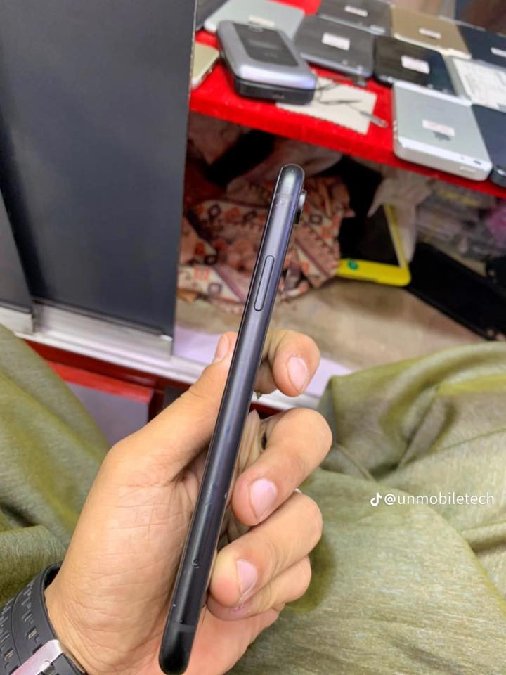 السلام عليكم 
أيفون اكس آر للبيع 
بدون ملحقات 
نسخه يابانيه
ما مبدل بي شي 
بطاريته 78
الذاكره 64
فقط بي فطر بصيط بل شاشه ما مأثر عل لمس 
السعر 140 وبي مجال قليل


**إذا كنت صاحب هذا الإعلان وتريد حذفه لأي سبب، رجاءا أرسل رسالة إلى الدعم الفني**