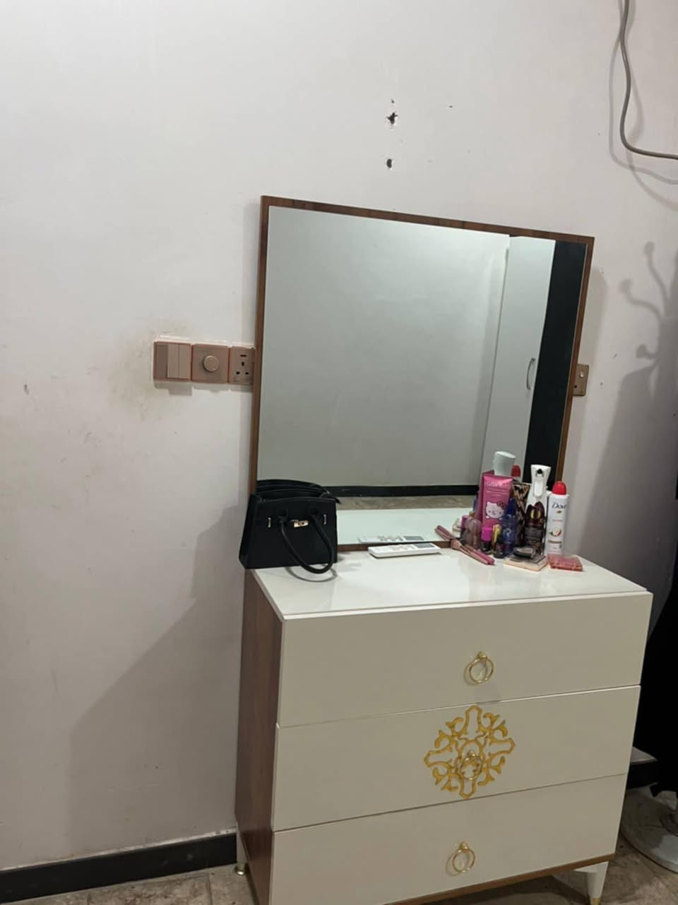 كنتور نجارة مع ميز تواليت سعر 750 مكان موحيه قرب مدينه المائيه شراي يجي خاص


**إذا كنت صاحب هذا الإعلان وتريد حذفه لأي سبب، رجاءا أرسل رسالة إلى الدعم الفني**