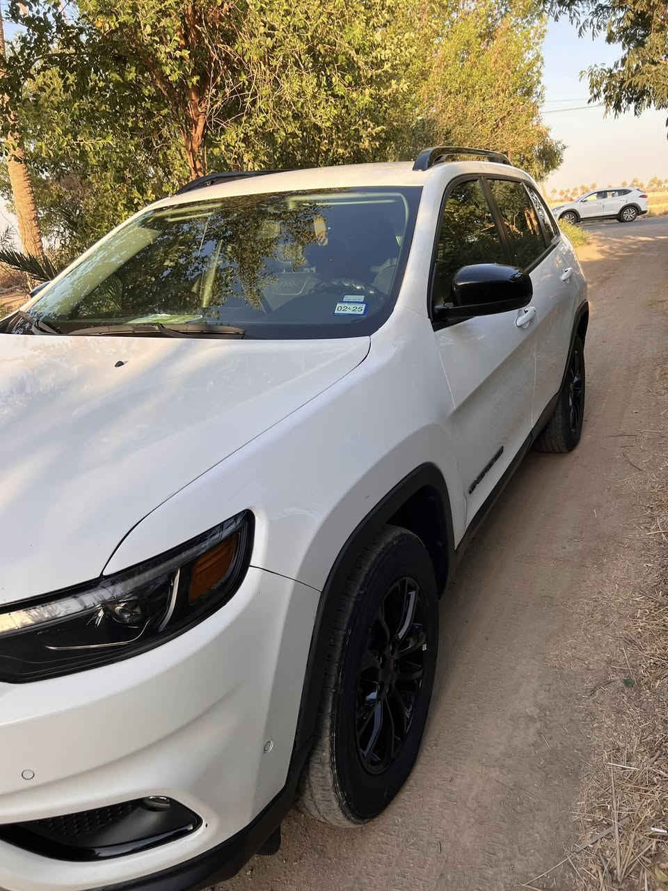 جيب شيروكي بزون للبيع
موديل ٢٠٢٣
وراد امريكي 
سياره بأسمي مداور ثاني يوم 
للاستفسار ***********
او خاص
