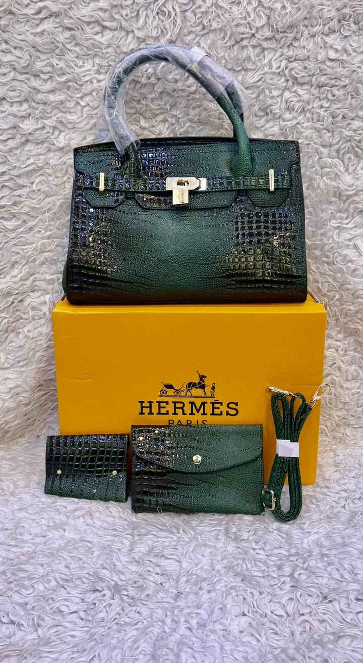 سلاو 😍👋 مرحبا 👋🧡 ANA SHOES 

جبنالكم حقايب نسايً ماركة HERMES اصلي 7الوان موجود
العنوان كركوك قادسيه الثانيه بدايه سايدين ابو
 خطاب  توصيل جميع محافظات
الاتصال على هذا الرق***********

