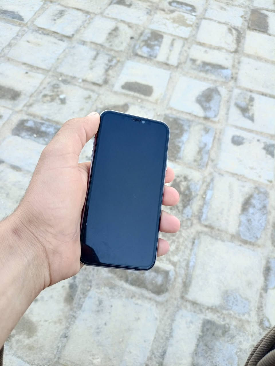 البيع 
ايفون 11عادي 
بطاريه 100
 شاشه 3 خيارات 
بيه فطر زغير بضهر 
السعر ب 200 وبيه مجال 
المكان كربلاء الحسينيه 
***********
