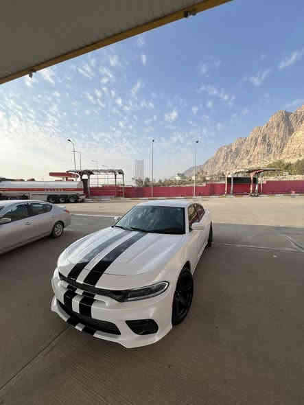 دۆج چارجەر ٢٠١٦ 
براوەی دوبەی
کراوەتە ٢٠٢٢
پستۆن٦
بێدەحمو لێدراو
سەیارەکە کامل جایزە 
ویل هێلکات دوسایز 
سەخفی بێ بۆیاخ ***********
