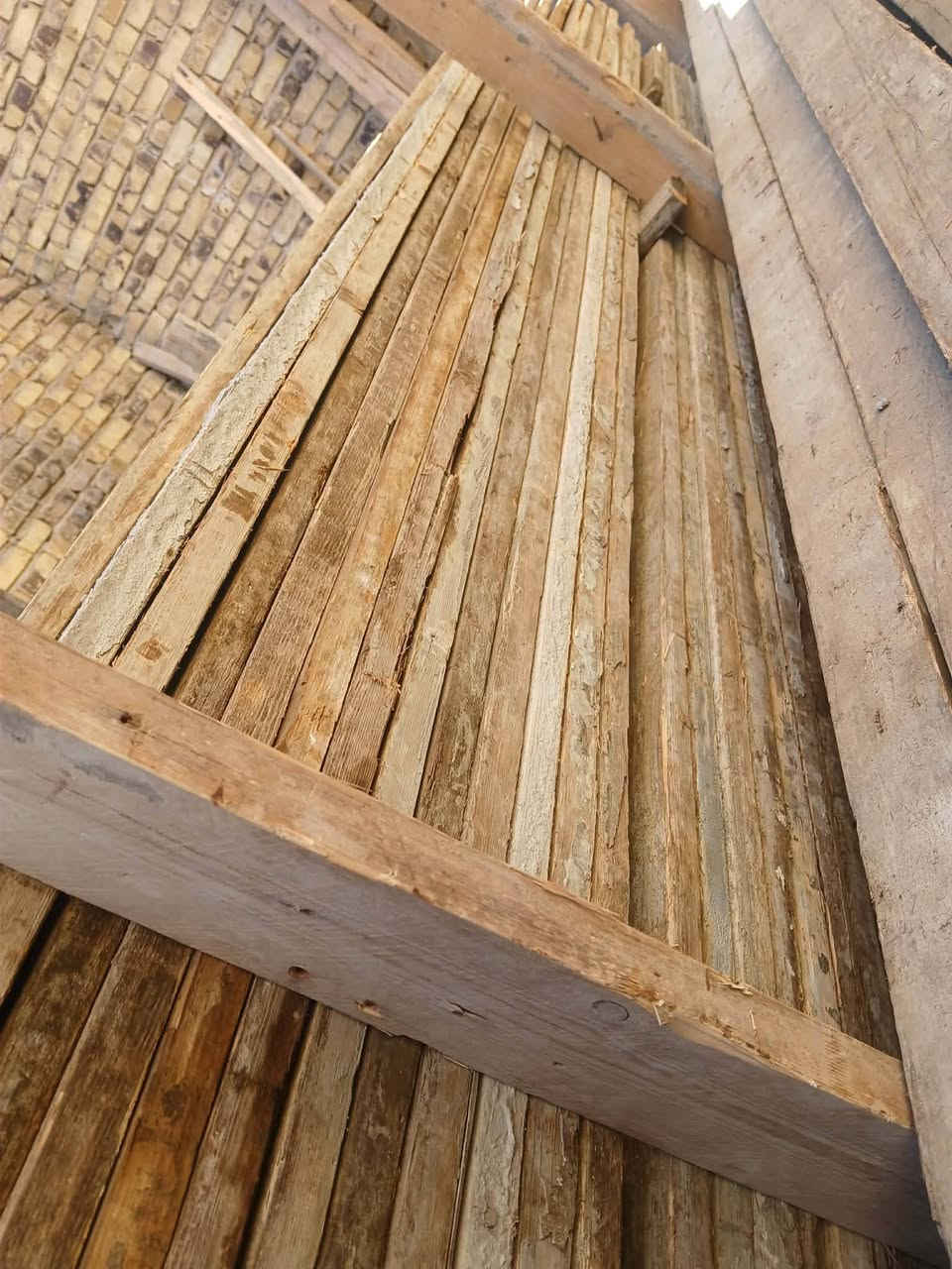 خشب للبيع عدد 27 مكعب عنوان حله ***********
