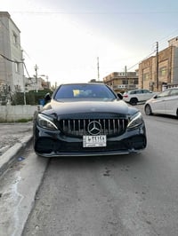 هذا الجمال كله ب 17،500$😍   Marecedes C300 2018 وارد امريكي مواصفات ال...