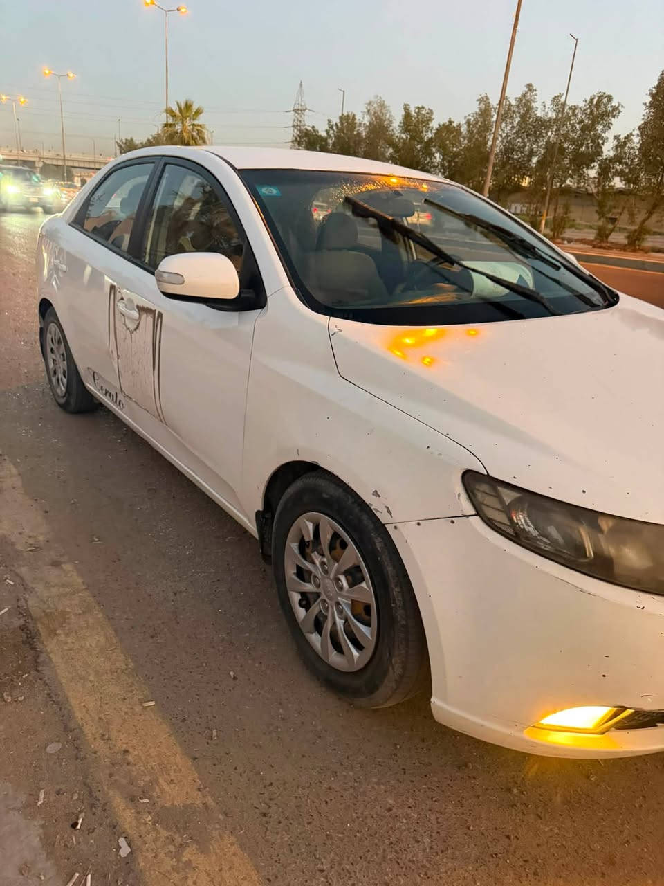 السلام عليكم كيا سيراتو ٢٠٠٩ تبريد ثلج صدر امامي تعبان مابيهة اي نقص غير الصدر بيهة ضربات مثل ماموضح بل صور ع وضعهن لا معدل ولا صبغ ابيع حزام ع اثر الضربات ماشيه ١٥٢ الف السعر ٨٥ وبيها مجال بسيط رقم المبايل *********** بي وتساب
