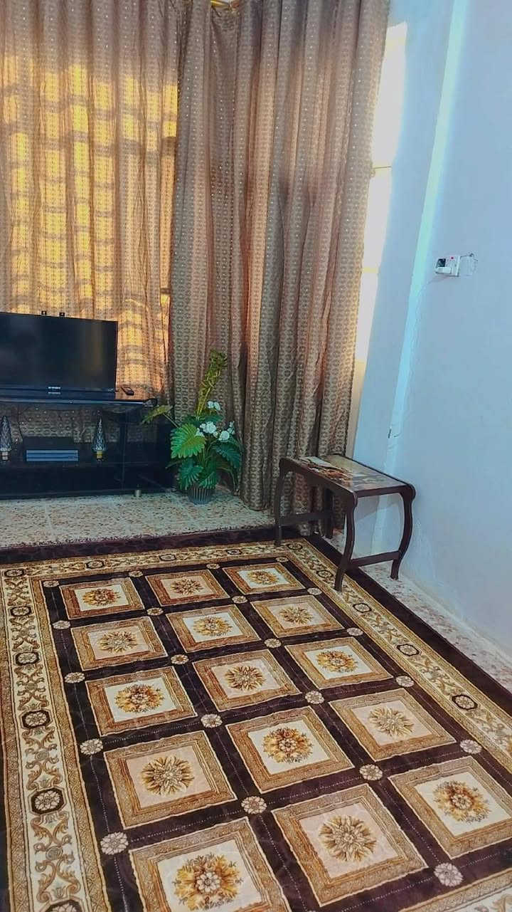 السلام عليكم بيت زراعي سند ٢٥ للبيع منطقة سكينه شارع المكاتب ب٢على٩ بالضبط مقابل ساحة المدارس وجامع الامام علي عليه السلام المساحه ١٠٠م طابق واحد كافة الخدمات متوفره ماء مجاري تبليط السعر ٩٠ واي استفسار الاتصال على الرقم *********** بي واتساب
