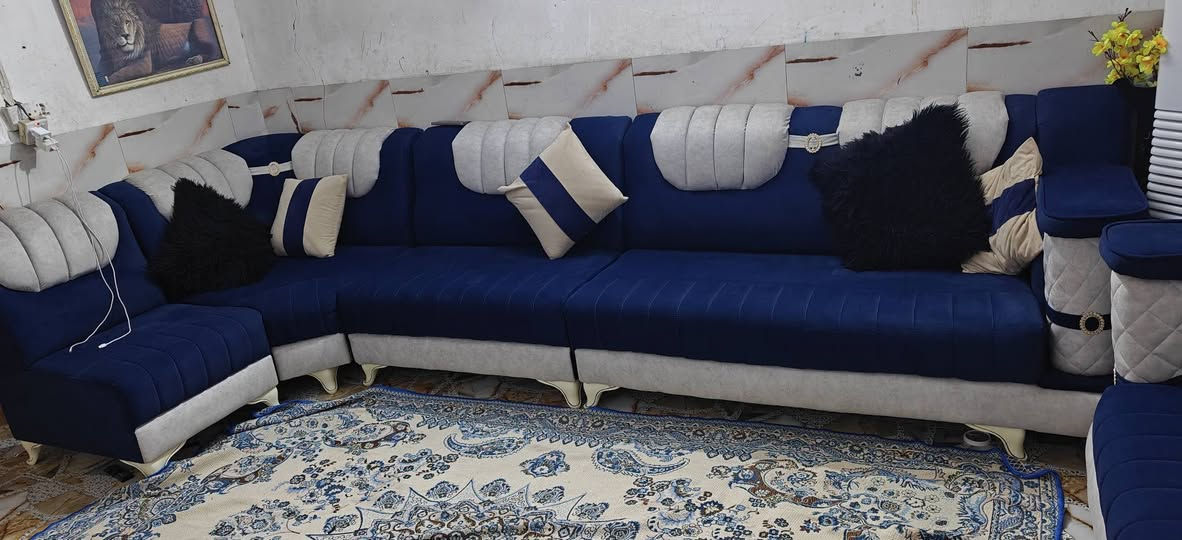 ديوان 10 مقاعد  نظافه فول
الحر الصغير 
السعر 275
***********
