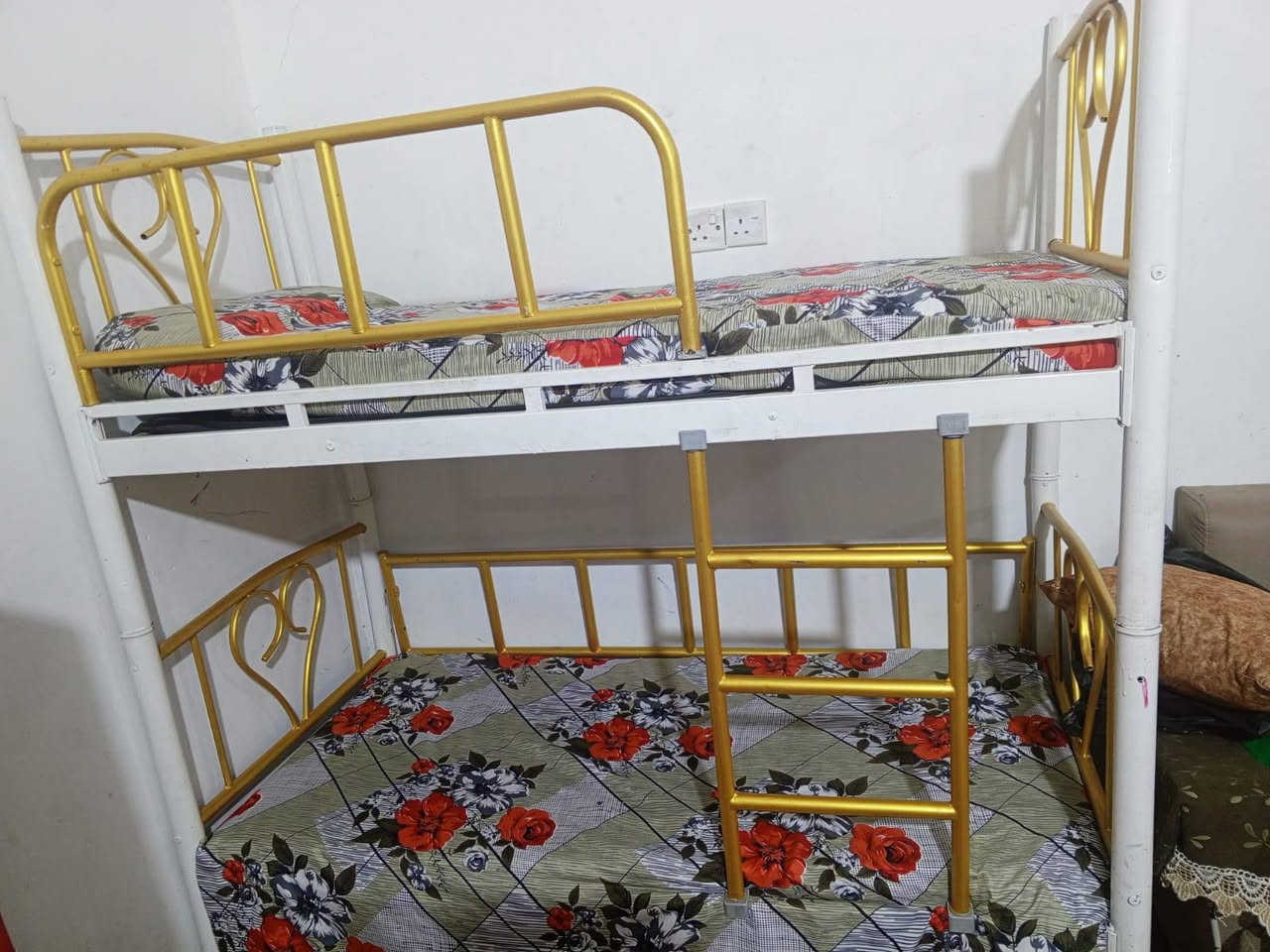 للبيع السعر٩٠ الاتصال 
***********
