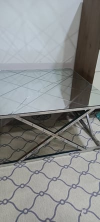 ميز • للبيع