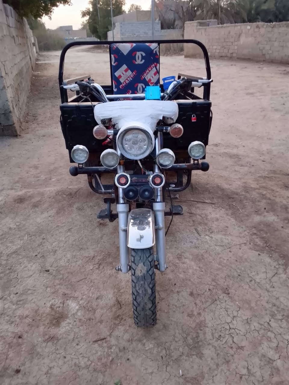 السلام عليكم ستوته للبيع جمره موديل 23 محرك 25 قبل شهر شاده ستوته جاهزه ترهم مراوس حسب القناعه طب خاص وعرف تفاصيل ***********
