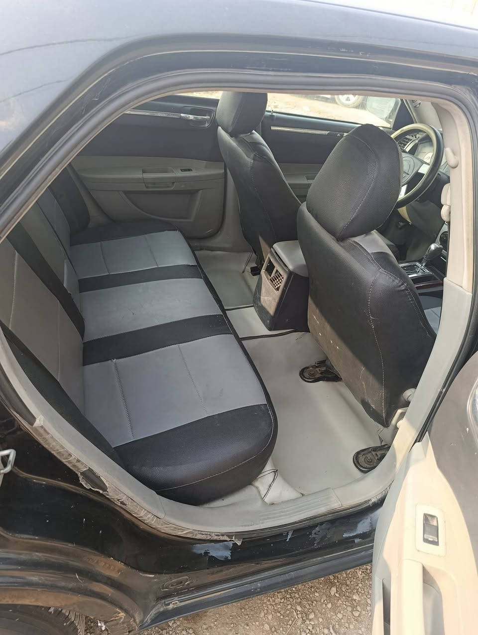 السلام عليكم وبامه مديل 2007 رقم شمالي دولي بدون يرباك بيه بارد بجاملغ الخلفيه  الثاني هم بارد والبنيد مبدل السياره بدون يرباك السعر 80مكان بابل ***********
