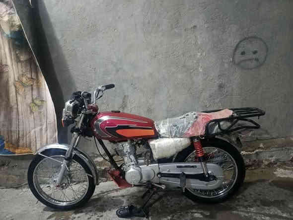 سلام عليكم دراجه نامه شلامجه تعمير موديل 23 محرك شلامجه شاصي شلامجه أوراق ستنساخ دراجه خير من الله سعر400 وبيه مجال رقم 🗣️***********🤷
