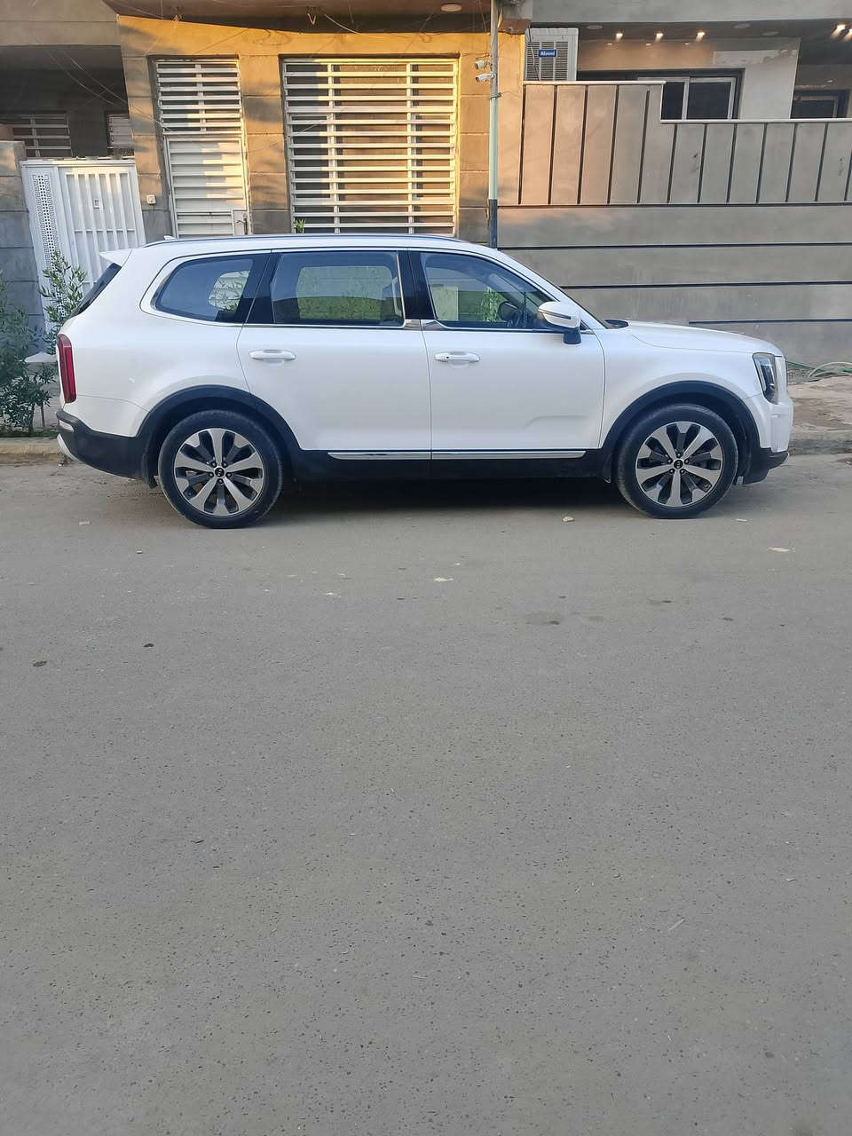 السلام عليكم تيلورايد خليجي LX2020للبيع نص فول سعر 270يهة مجال ***********
