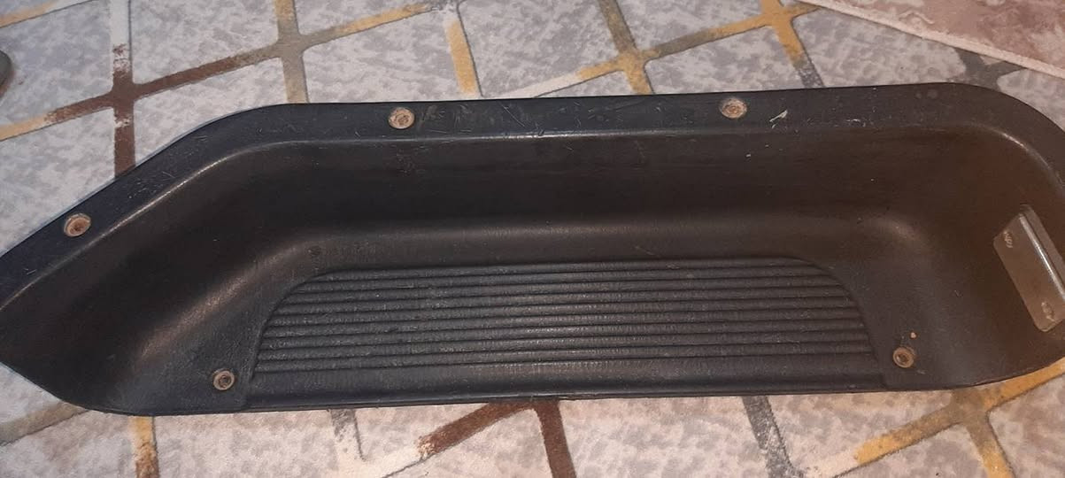 سلام عليكم غراض  فاره ستاركس  فان ودوسه وزوج لايتات وشمسيه ودبه ماء راديتر شرط كلهن حاويه  للتصال ***********
