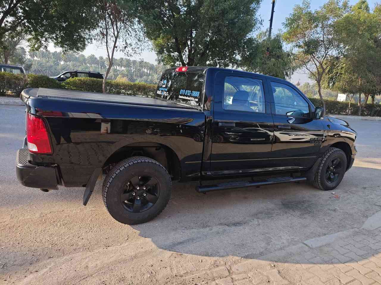 السلام عليكم ورحمة الله وبركاته رام 23 كلاسك  صفر مواصفات عمية ماشيه 14 الف سياره بيها  5 قطع صبغ السياره بس حلوه وكاعده ومرتبه السياره بدون رقم سعرها 185 وبيها مجال ومتلكه بكل العراق هيج سعر ايرباك برده فقط مال باب السايق للاسفسار ***********
