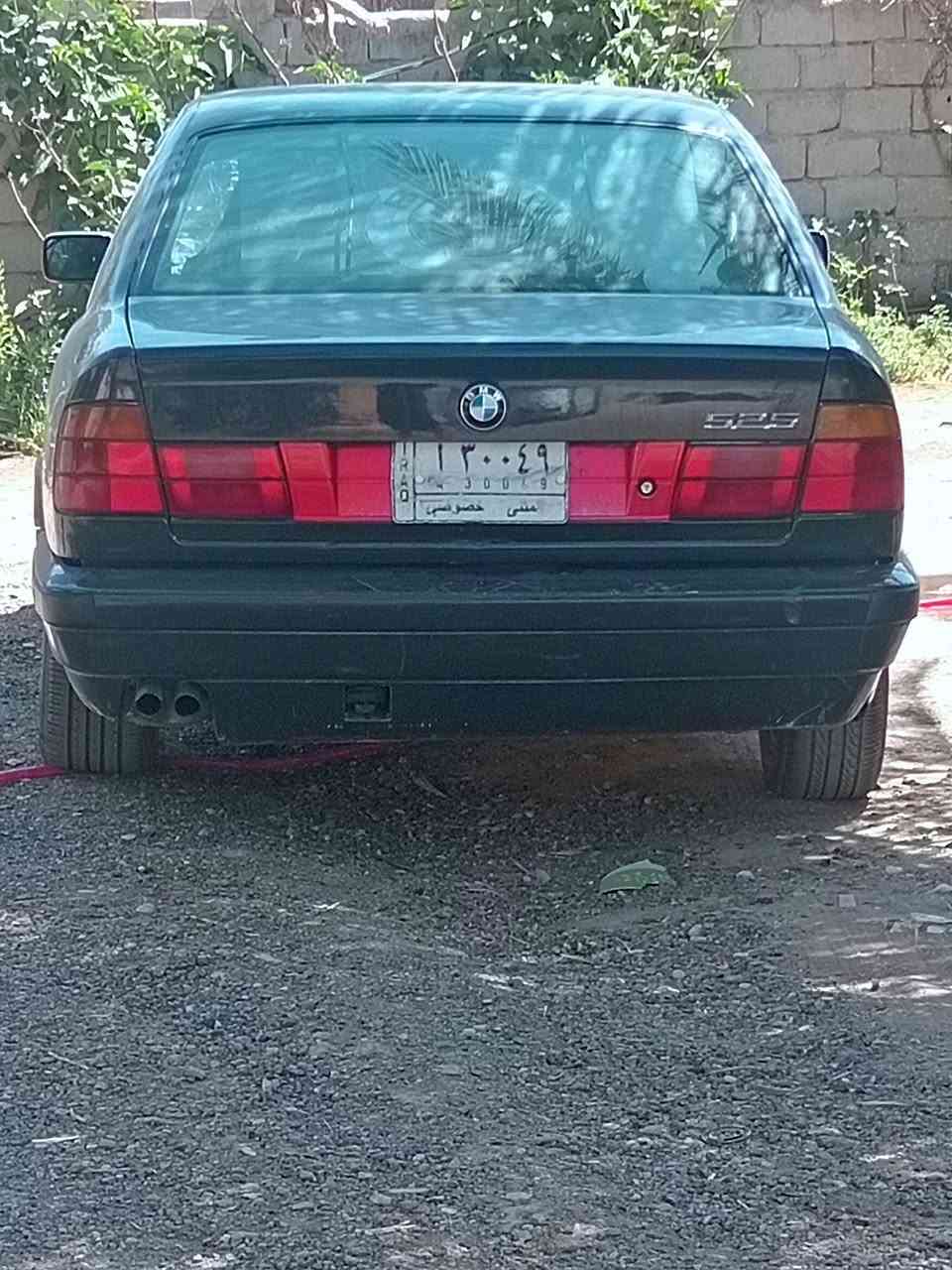 BMW 525i
محرك لاتبخير ولا تنقص  كير اوتماتيك كشر نضيف سنويه 2027
فتحه طكتين
تخم تاير جديد ويل خليه جديد
تبريد شغال عوزه بس قايش
حداديه جديده
كهربائيات جديده
مكاني دوانية. *********** سعرها 48 وبيها مجال بسيط
