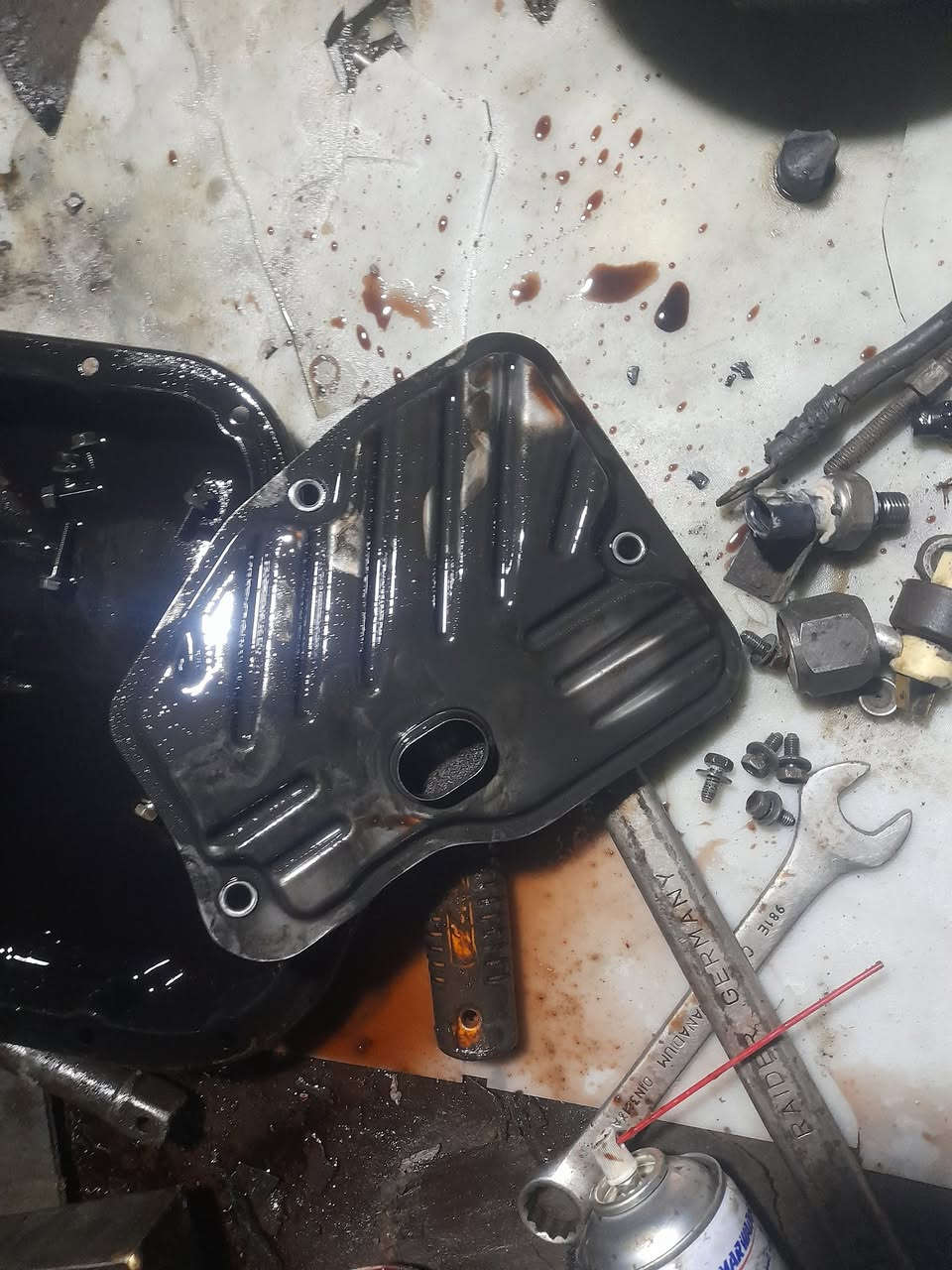 السلام عليكم تجفيت كافة المحركات والكيرات cvt  Atf كورلا كامري افلون رافور نيسان والامريكي ماليبو تاهو جكساره نجف ***********
