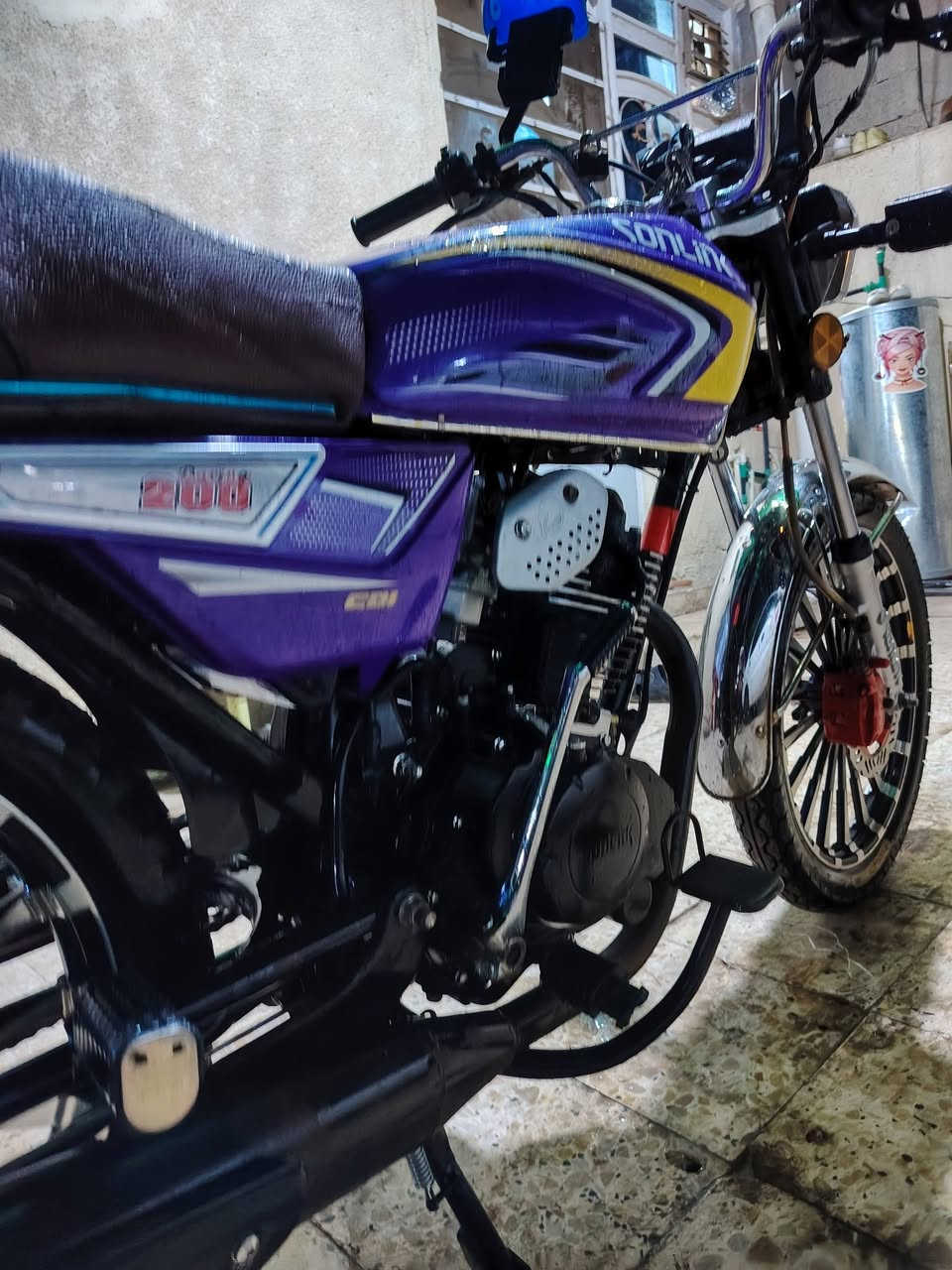 سيفان٢٤ شكل ٢٥ جديده بمعنى الكلمه لون مميز مكينه سوده  ٢٠٠ طياره ما ناقصها شي كهربائيات سلف بريك دسك امامي شاشه الكتروني بك لايت لد لايت لد اشاير لد
مكاني صويره ب٧٢٥ قفل قفل قفل 🔐 
***********
