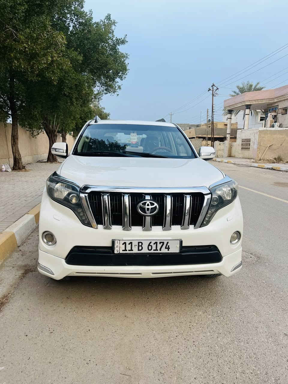 سلام عليكم
تيوتا برادو2012 محدثة2017 كويتية دبل تانكي
رقم بغداد الجديد بسمي 

السياره مكفوله كفاله عامه من الضربة و الصبغ والتبديل 

المواصفات 

 6 سلندر 

⬅️دفع رباعي فور ويل

⬅️ فتحة سقف ( سلايت) 

⬅️ دشبول صاج لكزز 

⬅️ نظام مانع للانزلاق و النظام المساعد على نزول المنحدرات 

⬅️ بصمة تشغيل

⬅️ دخول ذكي

⬅️ مثبت سرعة

⬅️ تحكم دركسون

⬅️ شاشة ملاحة باللمس

⬅️ كاميرا خلفية 

⬅️ بلوتوث

⬅️ مشغل CD

⬅️ منفذ AUX & USB

⬅️ مقاعد جلد بيجي 

⬅️ مرايا شفط

⬅️ اشارات بالمرآة

⬅️ كشافات ضباب

⬅️ فرامل مانع للانزلاق

⬅️ حساس  خلفي

ماشيه123 حقيقي 
 وبيها مواصفات بعد اهواي السيارة خير من الله وبلعافية على الياخذها استخدام شخصي  
السعر255 وبيها مجال بسيط

ملاحضة اني مكلف بلنشر
للاستفسار 
***********
