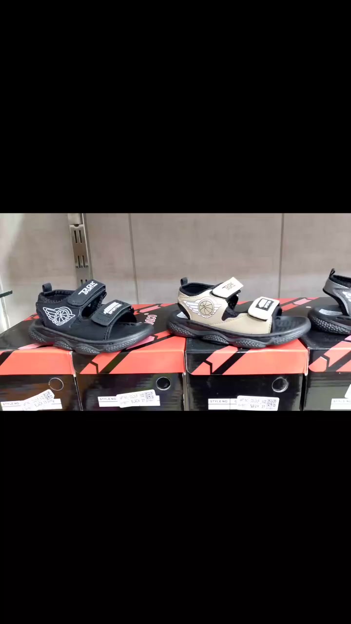 جديد جديد من معرض اميرتي للحقائب والأحذية
احذيه بناتيه جميله كعب  سعر 10 الف 

وموديل اخر فلات سعر. 9 الف 

قياسات من 31 إلى 36

وايضا موجود موديلات وقياسات اصغر ولادي بنات 

يوجد لدينا خدمه توصيل داخل خانقين الفين دينار 

للحجز والاستفسار راسلونا عن طريق الواتساب ع رقم الهاتف ***********

@الجميع
