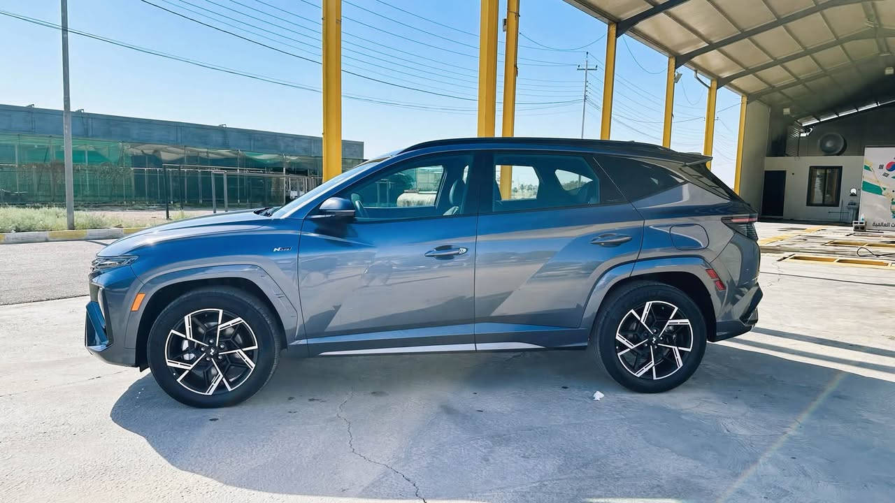 � للبيع | هيونداي توسان N Line Hybrid 2025 | وارد كندي | ممشى 25أميال فقط 🔥

🚗 هيونداي توسان N Line Hybrid موديل 2025

              وارد كندي 🇨🇦 

🎨 اللون: فيلي او متغير 

📅 تصنيع:  2025

📍 الممشى: 25  أميال فقط

الحادث : صبغ بنيد فقط بدون دواخل  ( ارباك استيرن ودشبول وراجع  سستم شركة لن ماتدخل الشمال اذا موراجع سستم ماتدخل  )

⚙️ المواصفات

✅ محرك 1.6 لتر تيربو GDI + هايبرد

✅ قوة تقارب 231 حصان

✅ جير أوتوماتيك 6 سرعات

✅ جنوط رياضية أصلية 19 إنش

✅ فئة N Line الرياضية

✅ تشغيل بصمة ودخول ذكي

✅ شاشة وسطية كبيرة

                                      Apple CarPlay و Android Auto ✅

✅ شاشة عدادات رقمية

✅ كاميرا خلفية

✅ سماعات بوس 

✅ مثبت سرعة ذكي (Radar)

✅ المحافظة على المسار

✅ التحذير من الاصطدام مع الفرملة التلقائية

✅ مراقبة النقطة العمياء

✅ مقاعد رياضية N Line

✅ مقود رياضي متعدد الوظائف مع Paddle Shifters

✅ شاحن لاسلكي

✅ إضاءة LED كاملة

✅ أوضاع قيادة متعددة

✅ مرقمه اربيل وجاهزه 

� السعر: 21500 دولار قابل للتفاوض.

📞 للاستفسار والمعاينة يرجى التواصل على الخاص أو الاتصال.      ***********

