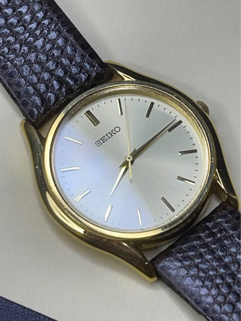 سيكو (Seiko).
الموديل: V701-7A29 R1.
كوارتز يابانية (MOV'T JAPAN).
الرقم التسلسلي: الإنتاج: 800856-
قطعه كلش حلوه ونظيفه اصلي مخزن
أنتاج الثمانينات.
القطر 34.ملم.
السعر ٦٥ الف مع التوصيل بغداد, العراق


**إذا كنت صاحب هذا الإعلان وتريد حذفه لأي سبب، رجاءا أرسل رسالة إلى الدعم الفني**
