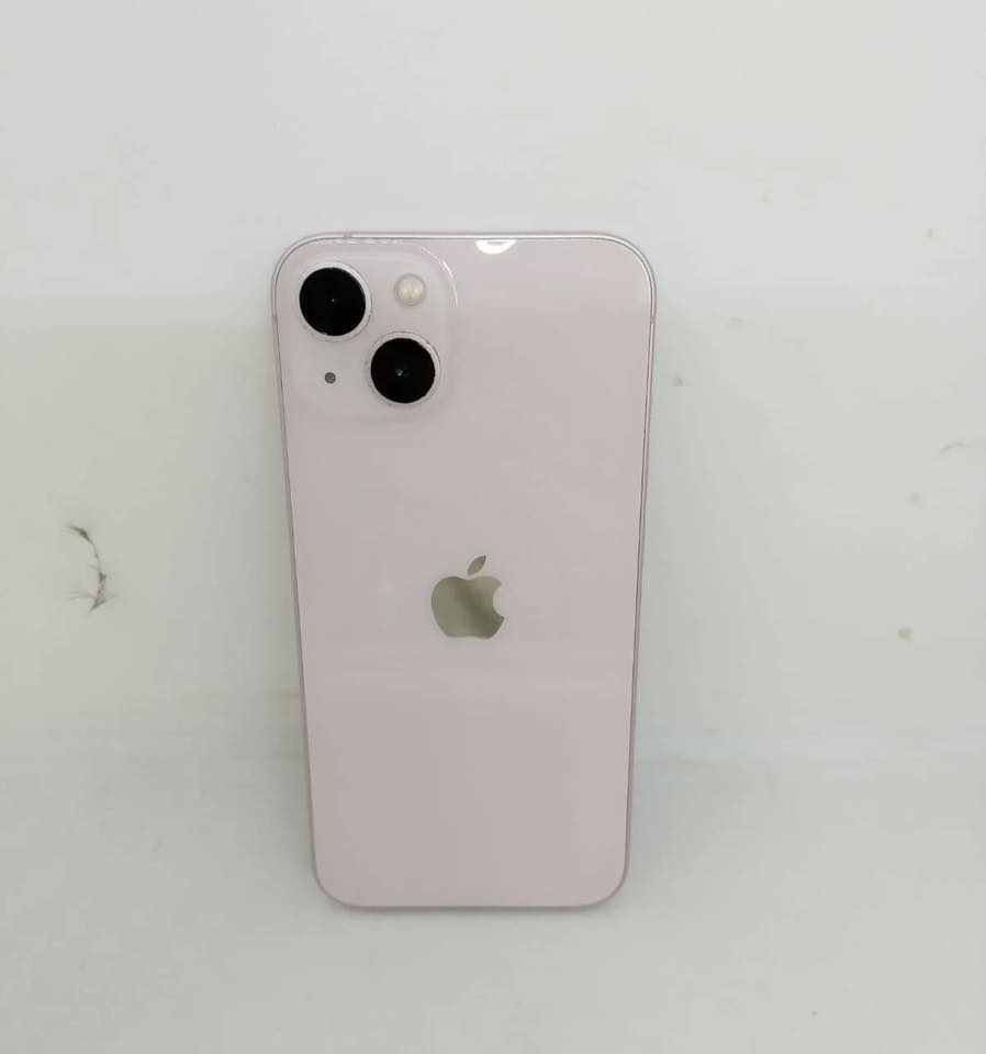 السلام عليكم ايفون ١٣ لون وردي جهاز نضيف وحلو ذاكره ١٢٨ وبطاريه ٧٧ جهاز نضيف ومرتب وكلشي مفتوح بي وكلشي مبدل بي سعره ٣٧٥ عنواني بغداد مدينة الصدر /***********
