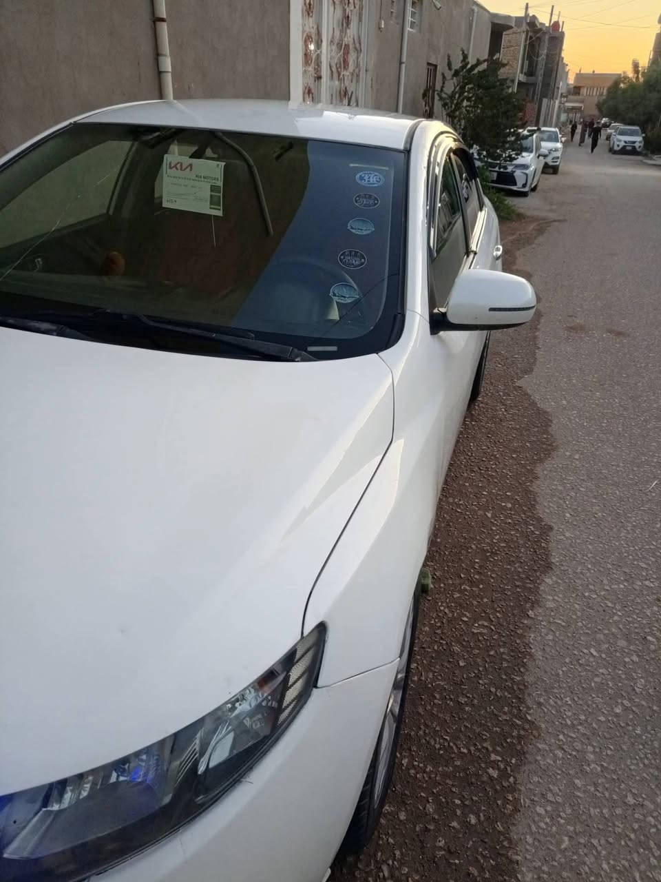 سلام عليكم سيراتو موديل ١٠ محدثه ١٢ مكينه ١٦٠٠ كير جدد سياره مال جناي امانه الله حداديه زيرو تخم تاير ستوه مشدود  بيها صبغات قليله مكفوله من الضربه تريد تحويل تريد وكاله مكانها النجف الاتصال ***********
