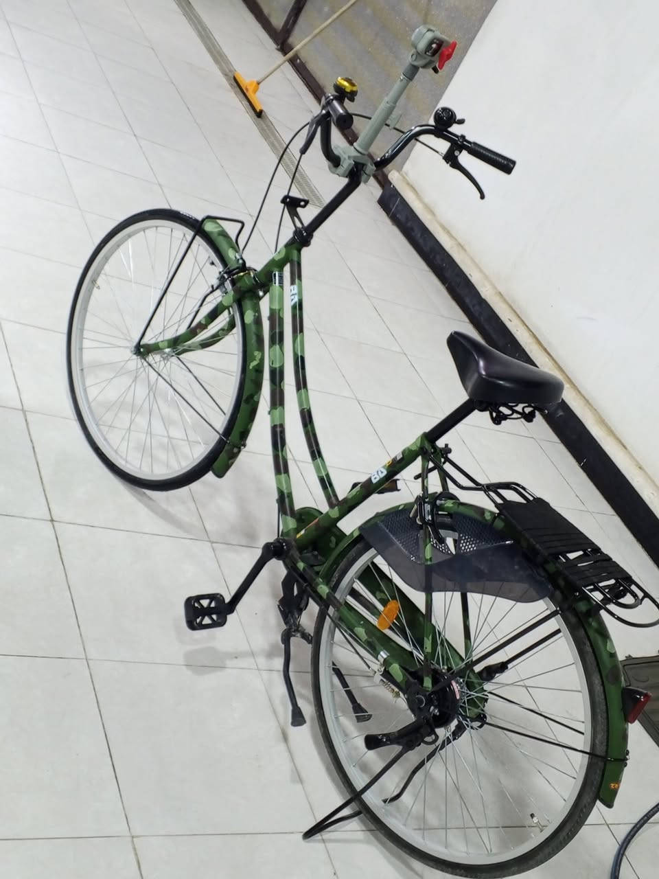 بدون اغراض ب 160 قفل الموديل 18 بايسكل ما ابي ولا شخط صار يومين من نزلته من كرار ابو نقش الرقم ***********
