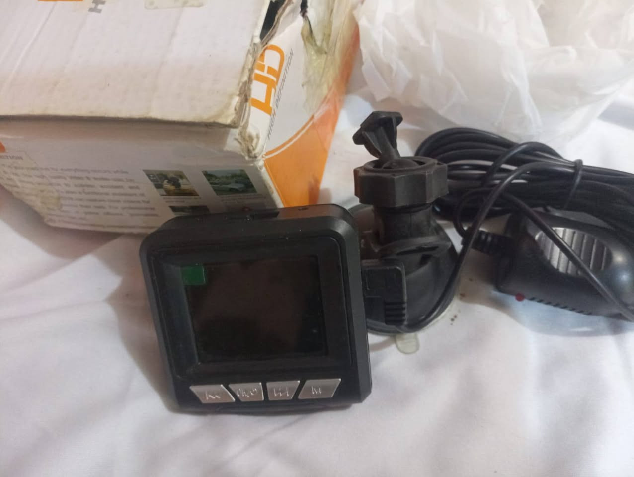 📷 كاميرا سيارات داش كام (Dash Cam) متكاملة 📷
احمِ سيارتك وثق رحلاتك مع كاميرا تسجيل الفيديو المخصصة للسيارات (BlackBox DVR)، متوفرة مع الكرتون الخاص بها وملحقات التوصيل كما يظهر في الصورة 1000489980.jpg.
🔍 المواصفات باختصار:
دقة التصوير: عالية الوضوح Full HD 1080P لتسجيل أدق التفاصيل.
النوع: كاميرا صلبة ومدمجة خفيفة الوزن تثبت على الزجاج الأمامي.
التوصيل: تأتي مع كابل الطاقة والتوصيل المباشر.
💰 السعر: 10 آلاف دينار عراقي فقط.
📍 الموقع: الحلة.
🚗 التوصيل: متوفر خدمة توصيل.
📞 للحجز أو الاستفسار: يرجى مراسلة الصفحة أو الاتصال على الرقم: ***********.
#كاميرات_سيارات #داش_كام #الحلة #بابل #اكسسوارات_سيارات #داش_كام_العراق
