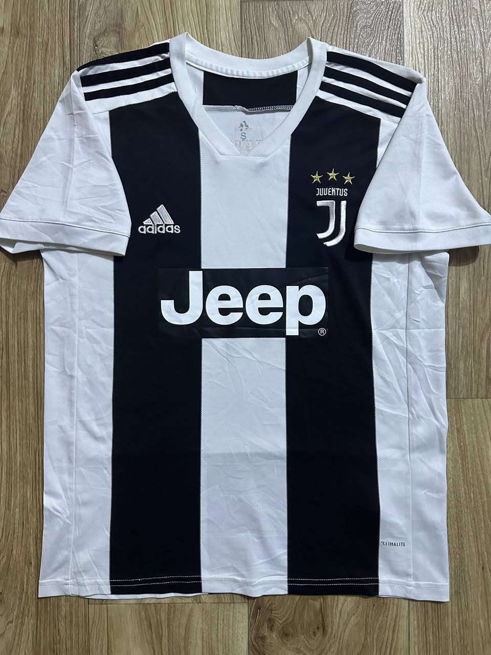 القطعة ب10 توصيل متوفر


**إذا كنت صاحب هذا الإعلان وتريد حذفه لأي سبب، رجاءا أرسل رسالة إلى الدعم الفني**