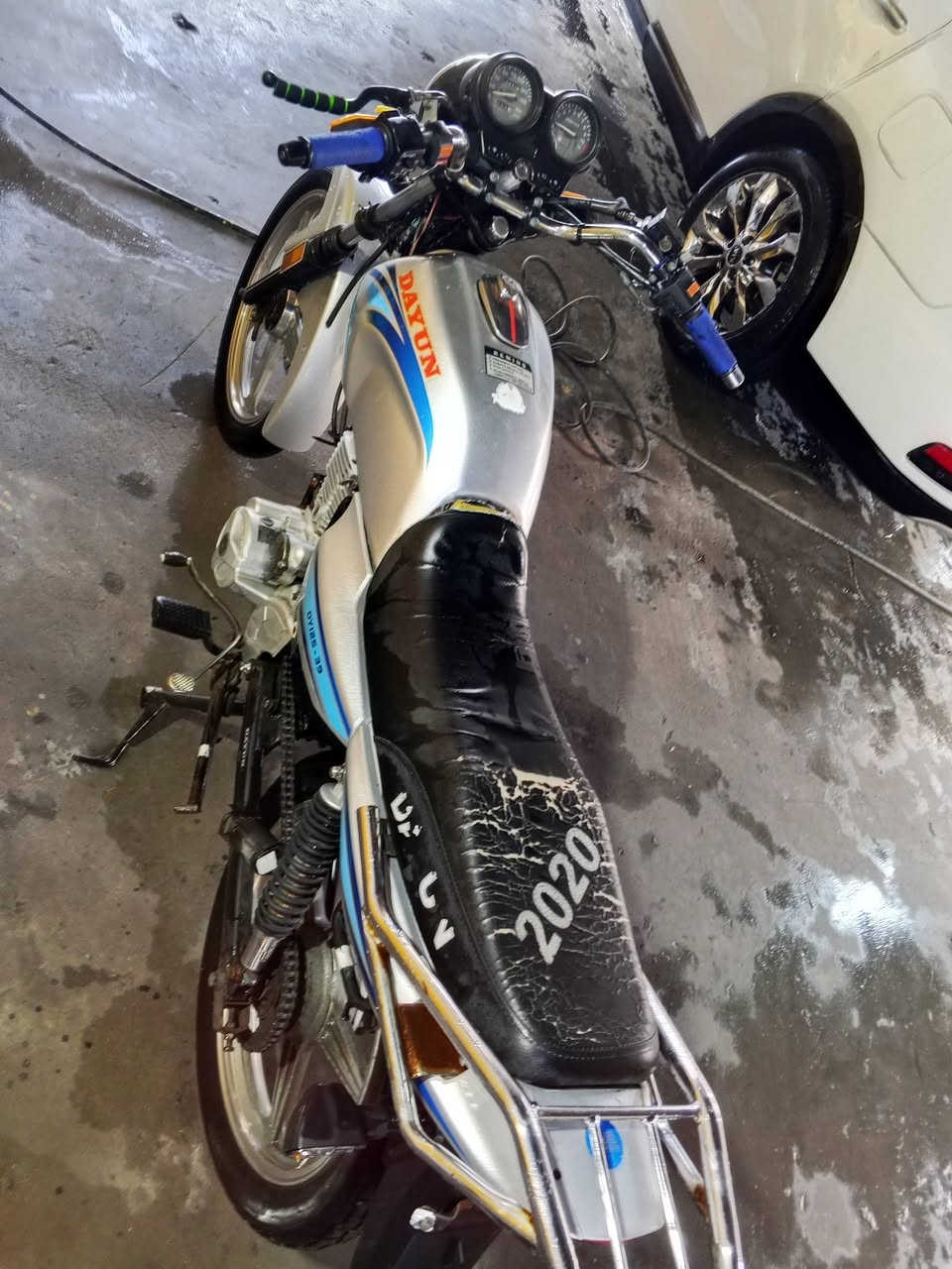 منرخصه الادمن دايوان عشرين أوراق اصولي دراجه محرك كلش نضيف وكشن هم بدلته مكاني كربلاء حي العباس وسعرها 950 الف وبي مجال ***********
