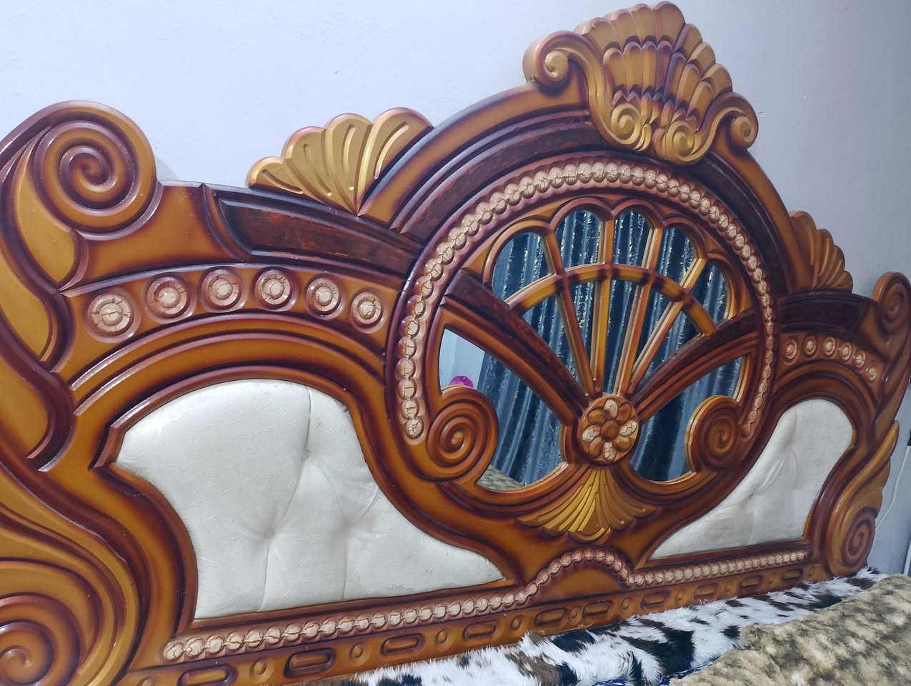 السلام عليكم غرفه تزكام تفصال للبيع السعر 750 وبيها  مكاني بغداد ***********
