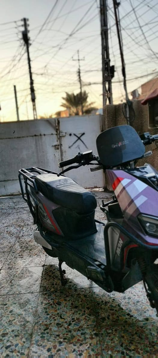 دراجه شحن سكنس جيل السادس درع بطاريت ليثيوم
6 بطاريات 
50 كيلو متر شحن الواحد 
سرعه 100
مكان بغداد 
السعر 700 وبي مجال 
العطل بطاريه ضاربه ول5البقيه هابطات بسبب عدم الشحن لفتره طويله 
رقم الهاتف ***********
