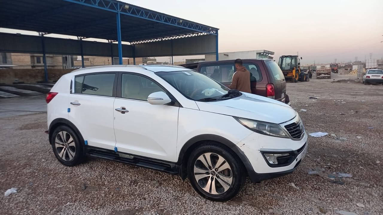 سياره سبورتج
مديل ٢٠١٣
محرك ٢٠٠
باقي تفاصيل اتصل على الرقم
***********
