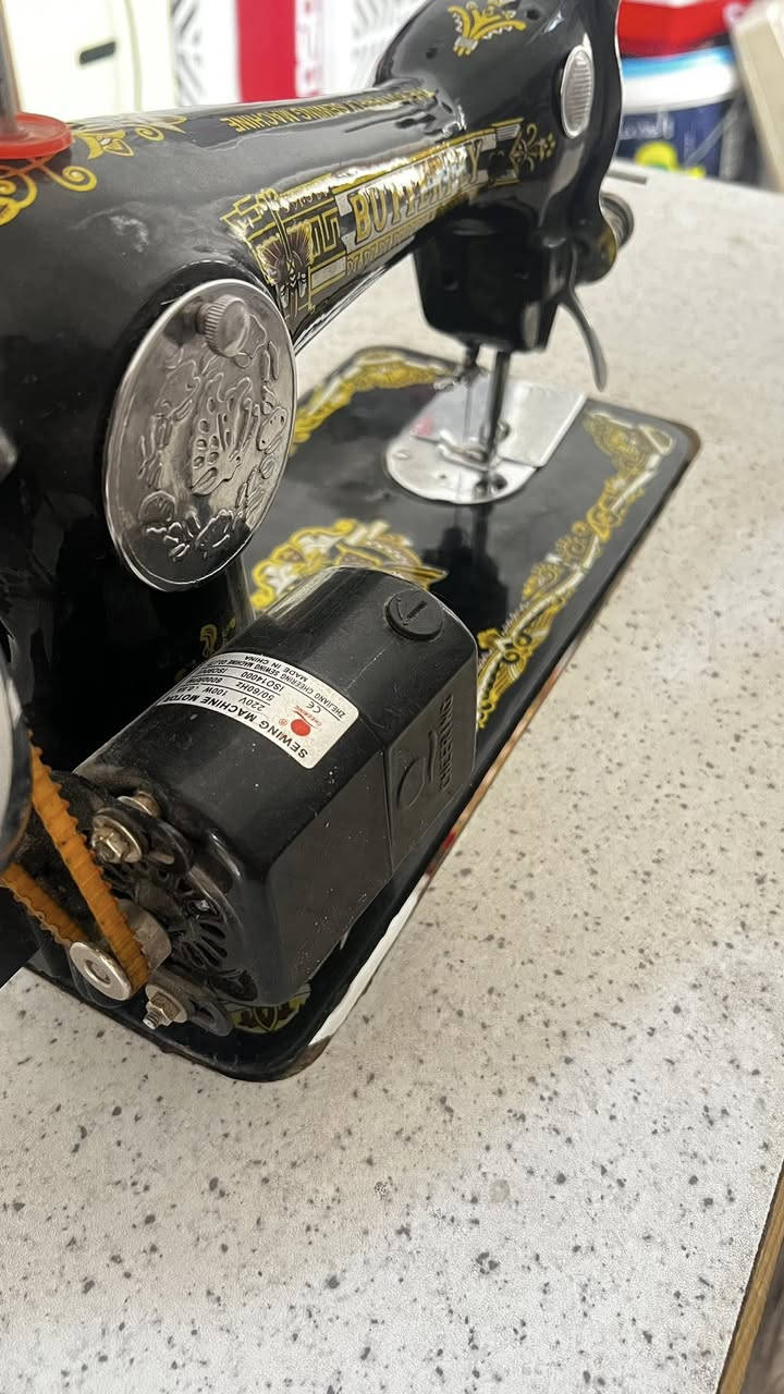 مكينة  خياطه البيع مع  البيت ملتها  مستعمله سبوع السعر75 او بيه مجال ***********
