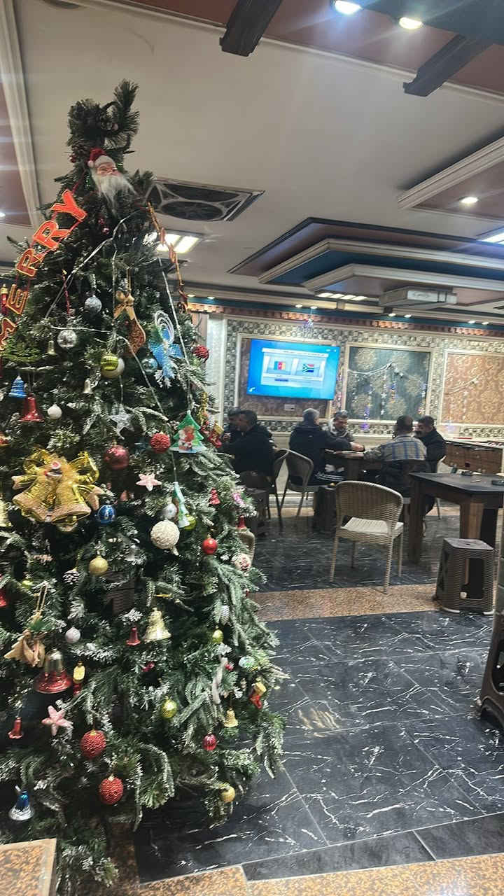 كوفي وبلياردو للبيع السبب عدم التفرغ الموقع الكرادة داخل قرب شارع الاورزدي السعر والتفاصيل على الرقم ***********
