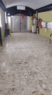 اللهم صلي على محمد وال محمد متوفر بيت مساحه 140 متر بناء درجه اولى الواجهه 4 والنزال 36 طابق ونصف موقع مميز في منطقة الحميديه شارع طاقة الكهرباء قرب اسواق ابو سعيد السلطاني موقع مميز عل شارع العام   المدارس و المستوصف قريبه جدا كذالك كلشي قريب عليك تفاصيل اكثر هذا رقمي للتواصل   ***********  ملاحظه البيت على الشارع العام تجي وتشوف وتدلل
