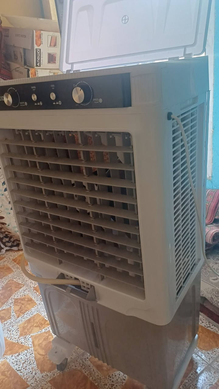 مبرده للبيع جديده صارلي اسبوع من اخذتها جديده للستفسار هذا رقمي بس واتساب ***********
