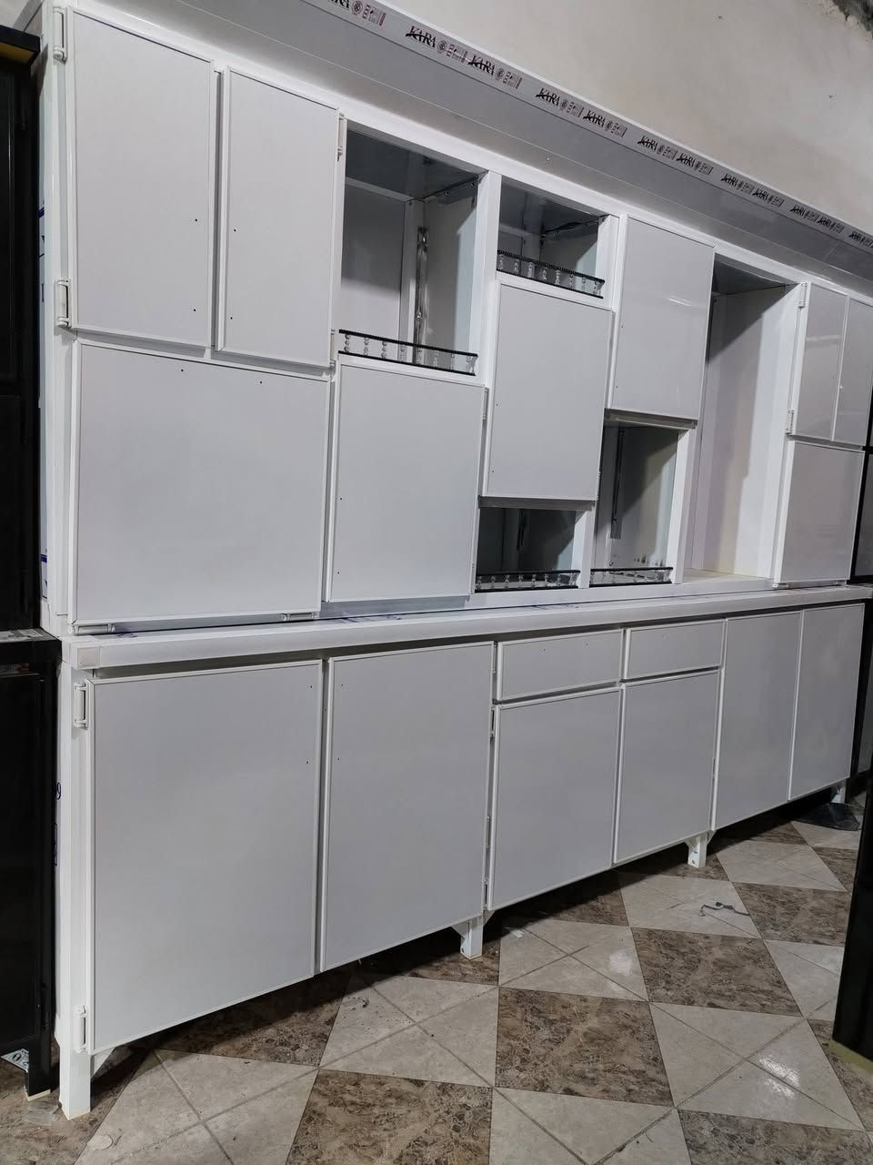 معمل كاونترات البركة جملة مفرد او حسب الطلب العنوان كركوك حي العسكري الاستفسار واتساب ماسنجر ***********
