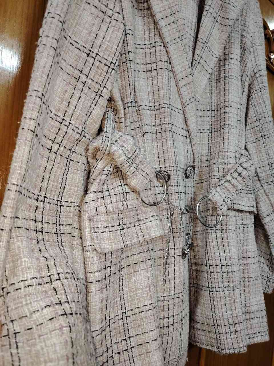 مرحبا حبيباتي هذولا القطع على خمسة بيع مستعجل وشرط نظافة فول والوانهم احلى مامبينه بالكاميرا وملابس السود سواد فاحمم معرف ليش هيج طلع بصور


**إذا كنت صاحب هذا الإعلان وتريد حذفه لأي سبب، رجاءا أرسل رسالة إلى الدعم الفني**