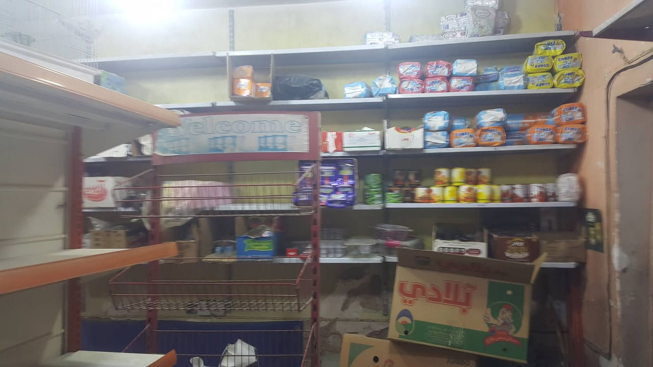 رفوف أسواق+سكيب للعوارضعدد4حديد للبيع بسعر مناسب في بغداد***********
