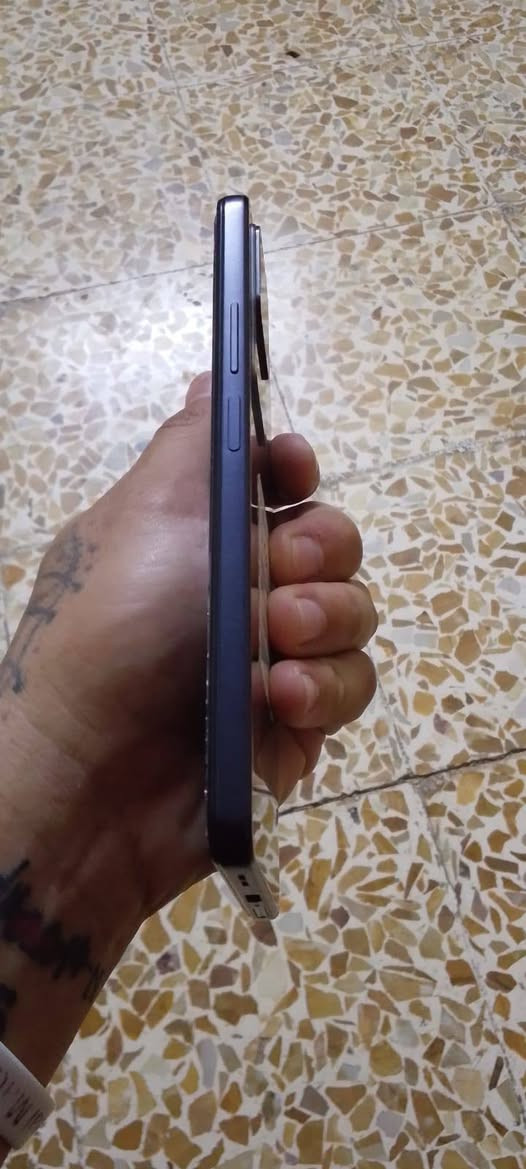السلام عليكم جهاز POCO F4 للبيع رام 4+8بوبجي 90فريم ذاكره 256جهاز كدام العين نظيف فول سعر 230الف
جهاز كدام العين نظيف فول سعر 230الف 
تواصل خاص 
رقم ***********
