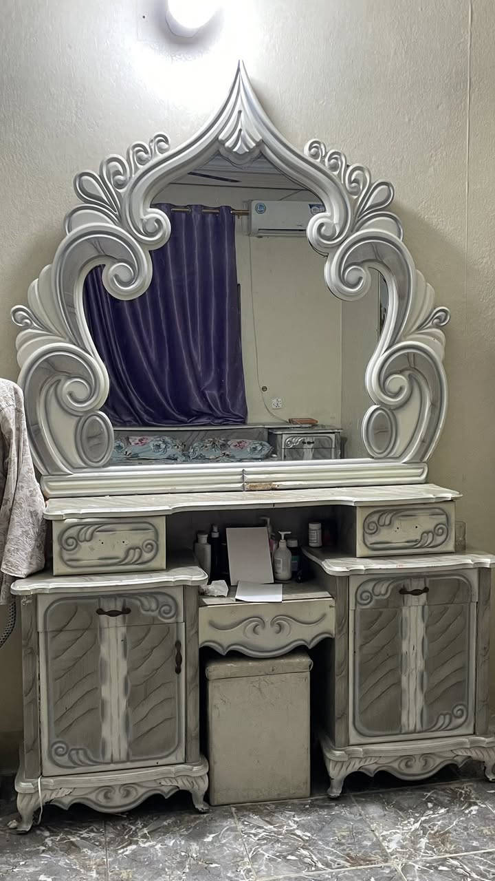 السلام عليكم غرفه كامله صاج 400 او بيهه مجال العنوان البلديات ***********
