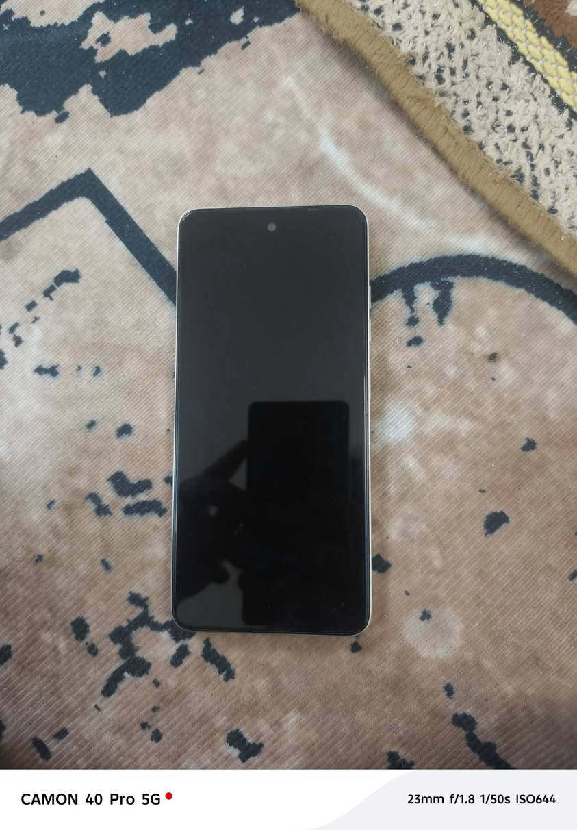 السلام عليكم مبايل للبيع ب ١٠٠ وبي مجال ***********
