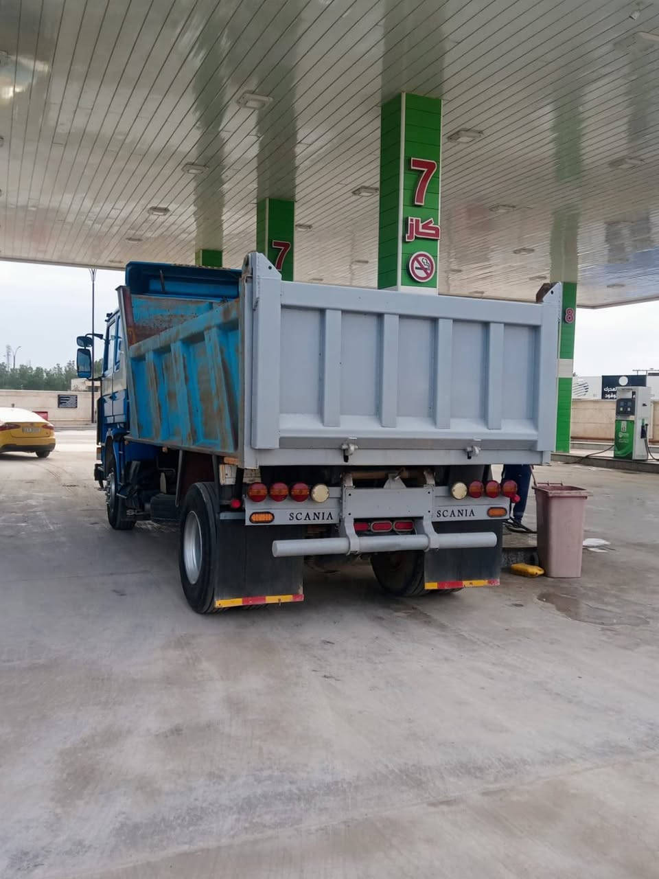 اسلام عليكم اسكانيا 112
السيارة كلهة 13لاتبخر ولاتنقص كير كبير 5/5اكسن خفيف سيارة جاهزة السعر 155 الاتصال ***********
