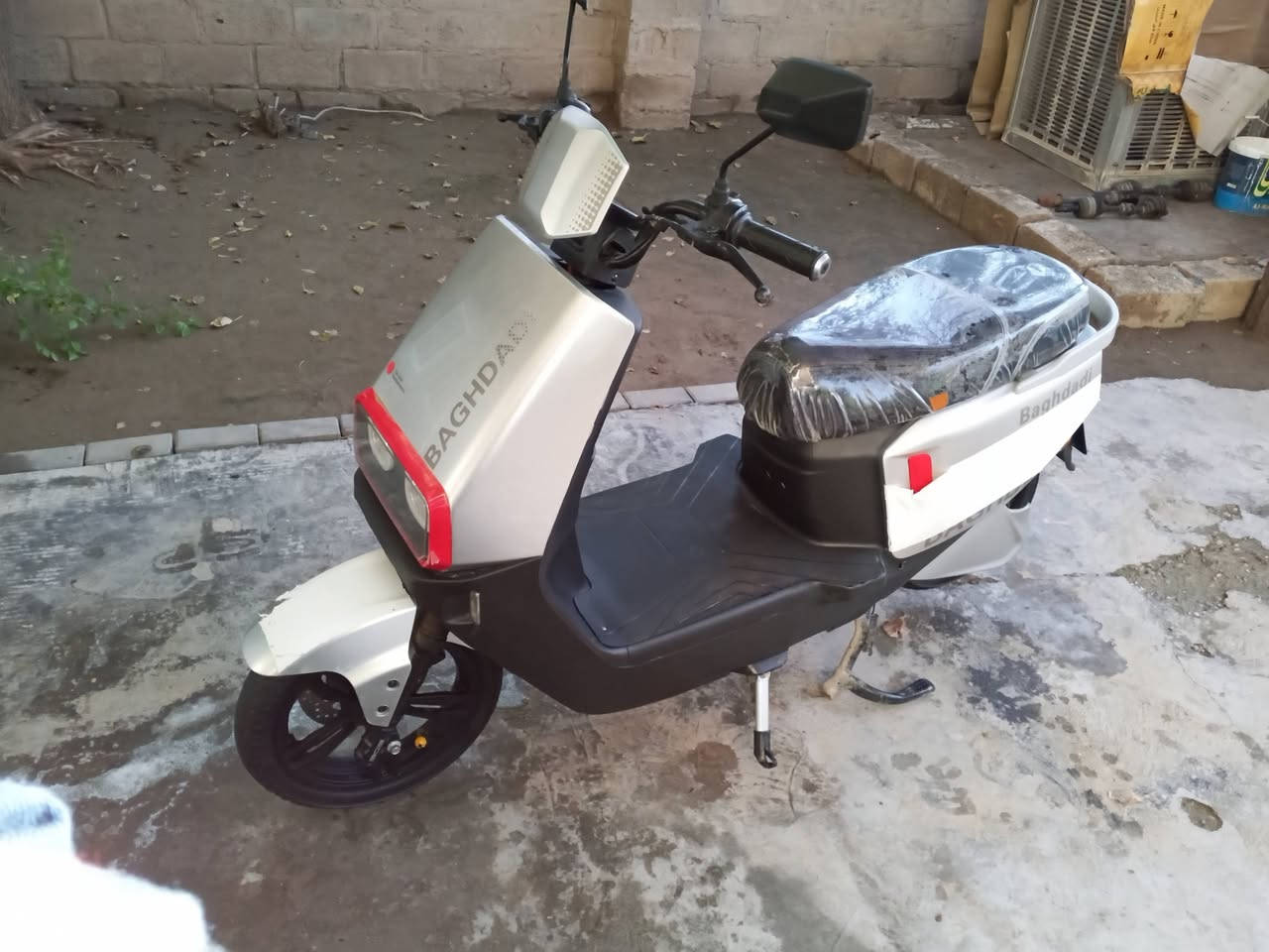 ماطور شحن للبيع نضيف بمعنه الكلمه بطاريات جديده 6بطاريات بي منضامRوتثبيت سعرعه وتشغيل عن بعد ونضام السرقه ولايات عالي ناصي زيتون يعني فول مواصفات شراي يتصل هسه متواجد 👈***********
